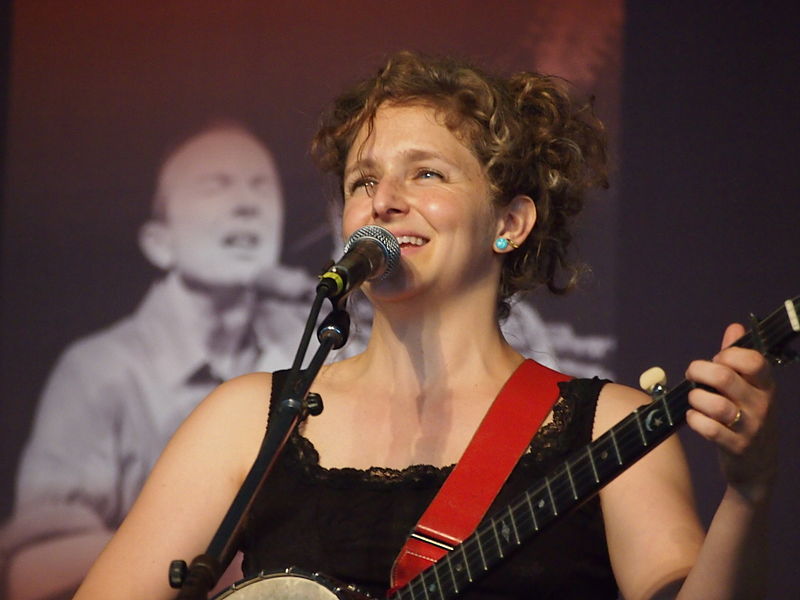 File:Abigail Washburn 6273170.JPG