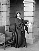 Gweneth Ponsonby, daughter of Earl and Countess of Bessborough, 1911 (6196897081).jpg