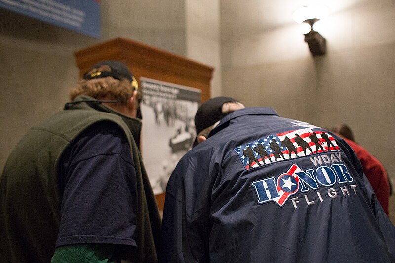 File:Honor Flight 20151019-01-062 (22151532409).jpg