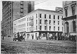 Union Trust Building on Woodward, taken c. 1890. The Hammond Building is on the left.[16]