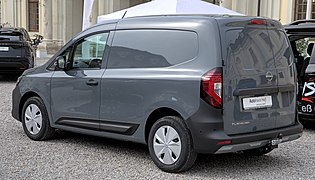 Nissan Townstar - left rear view