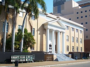 Manatee County Courthouse in Bradenton (2010). Das Courthouse wurde im Jahr 1913 im Stile des Neoklassizismus erbaut. Im Juni 1998 wurde das Gebäude in das NRHP eingetragen.[1]