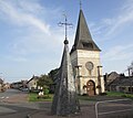 L'église et son ancien clocher.