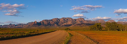 150906-001 Wilpena Pound from Moralana Scenic Drive Pano 50pc