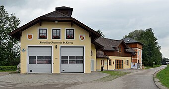 Fire station and Vereinshaus, Sankt Lorenz, Upper Austria.jpg