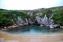 Photographie de la plage de Gulpiyuri.