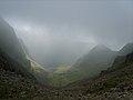 Údolí Little Narrowcove mezi Scafell Pike a Broad Crag