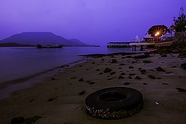 Fenomena aram-temaram di Pantai Lumut