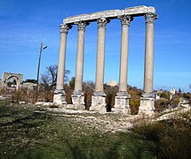 Tyche Tapınağı ve Roma kemerli kapısı, Olba.