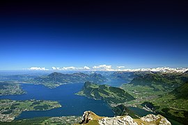 Le lac des Quatre-Cantons vu depuis le Pilatus.