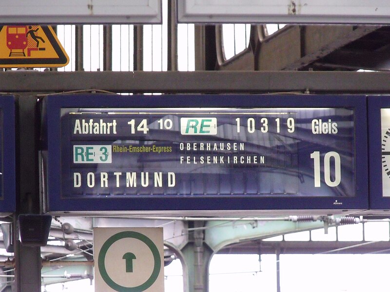 File:Felsenkirchen Hauptbahnhof Duisburg.JPG