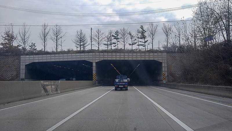 File:Pyeongtaek Tunnel 20191207 104348.jpg