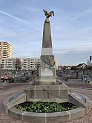 Monument aux morts du cimetière.