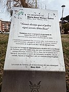 Placa en memoria de Maria Rosa Molas i Vallvé1.jpg