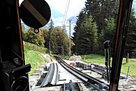 Schiebebühne der Pilatusbahn in der Kreuzungsstation Ämsigen; das System Locher ermöglicht keine Weichen.