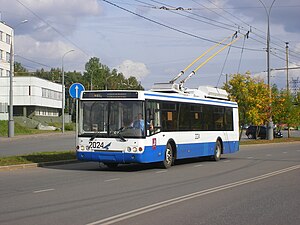 Kontakstienis krāsots dzeltenā brīdinošā krāsā