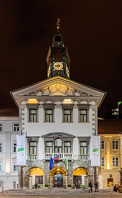 Sedež občine je v ljubljanski mestni hiši na Mestnem trgu