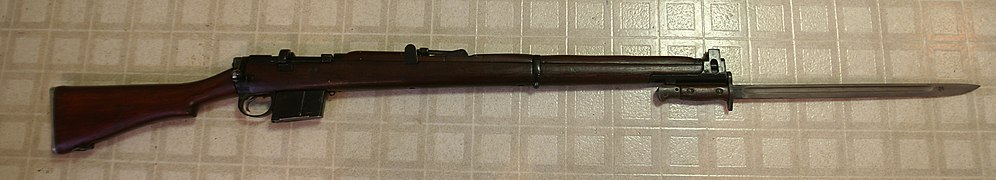 Ishapore 2A1 Enfield with P1907 bayonet.jpg