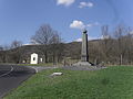 Monument français et chapelle de Juchtova