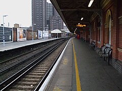 Waterloo East stn platform C look west3.JPG