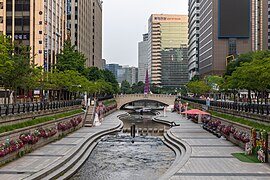 Pedestrian walkway in Cheonggyecheon, Seoul