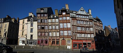 Les maisons à colombage de la place du champ Jacquet