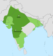 Minarete de Qutub, iniciado por Qutb-ud-din Aibak, de la dinastía de los mamelucos