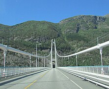 Riksväg 13 vid Hardangerbron.