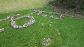 Pentref Celtaidd Din Lligwy Celtic village (pre-Roman) nr Moelfre, Ynys Mon, Wales 23.png