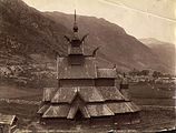 «Borgunds kirke, Lærdal» Foto: «K. Knudsen, Bergen.»