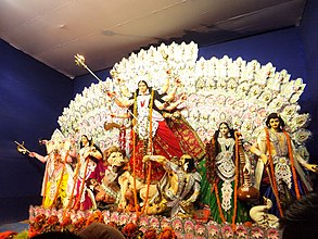 Një murti, ose idhull i hyjneshës Durga të paraqitur gjatë festës Durga Puxha