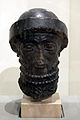 Tête sculptée d'un roi inconnu (Hammurabi ?). Musée du Louvre.