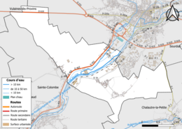 Carte en couleur présentant le réseau hydrographique de la commune