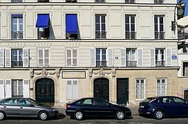 9 Quai aux Fleurs, Site of the home of Heloise in the tragic love story of Peter Abelard and Héloïse