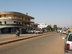 Wa, Main street