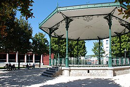 Kiosque à musique du jardin du Palais des congrès.