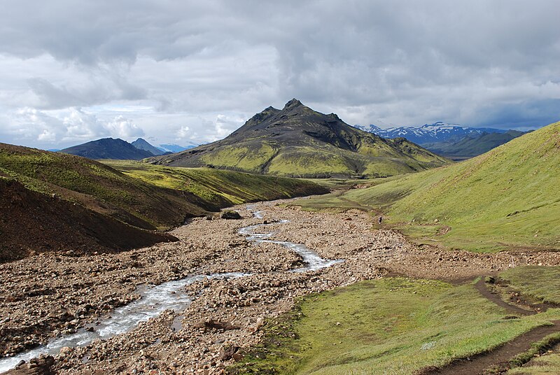 File:Landscape during Laugavegur hiking trail 2.jpg