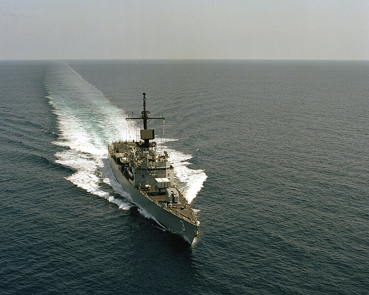 File:USS Schofield (FFG-3) underway on 8 June 1983 (6391526).jpg