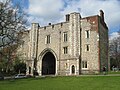 St Albans'daki eski manastır giriş kapısı