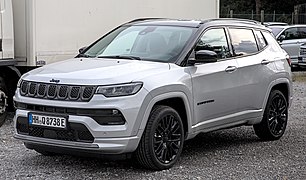 Jeep Compass 4xe - left front view