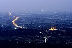 ภาพมุมสูงของวัดพระธาตุช่อแฮและพื้นที่โดยรอบ