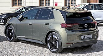 Volkswagen ID.3 (2023) - left rear view