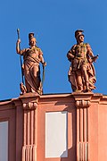 Minerva und Mars, Schloss Biebrich, Rotunde, 160409, ako.jpg