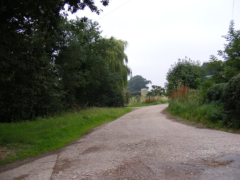 File:The entrance to Hackford Hall - geograph.org.uk - 2526871.jpg