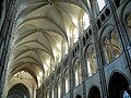 Élévation à quatre niveaux (grandes arcades, tribunes, triforium et fenêtres hautes), cathédrale de Laon.