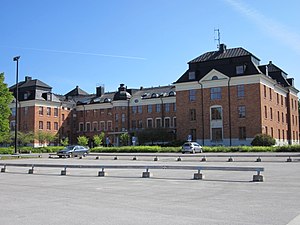 Kanslihuset och Kasern I vid Korsbetningen år 2009. Byggnaden inrymmer numera bland annat Skatteverket och Kronofogdemyndigheten.