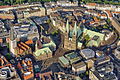 Stadtzentrum: vor dem Rathaus der Markt, links die Liebfrauenkirche, rechts der Dom, davor das Haus der Bürgerschaft, dahinter der Platz Domshof