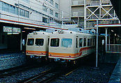 已退役的800系列車（2001年攝於松山市站）