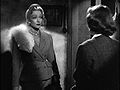 Marlene Dietrich vestida de Dior i Jane Wyman, en el tràiler de la pel·lícula d'Alfred Hitchcock "Pànic a l'escenari" del 1950.