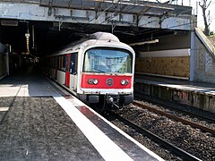 Rame MS 61 à l'arrêt (quai pour Boissy-Saint-Léger).